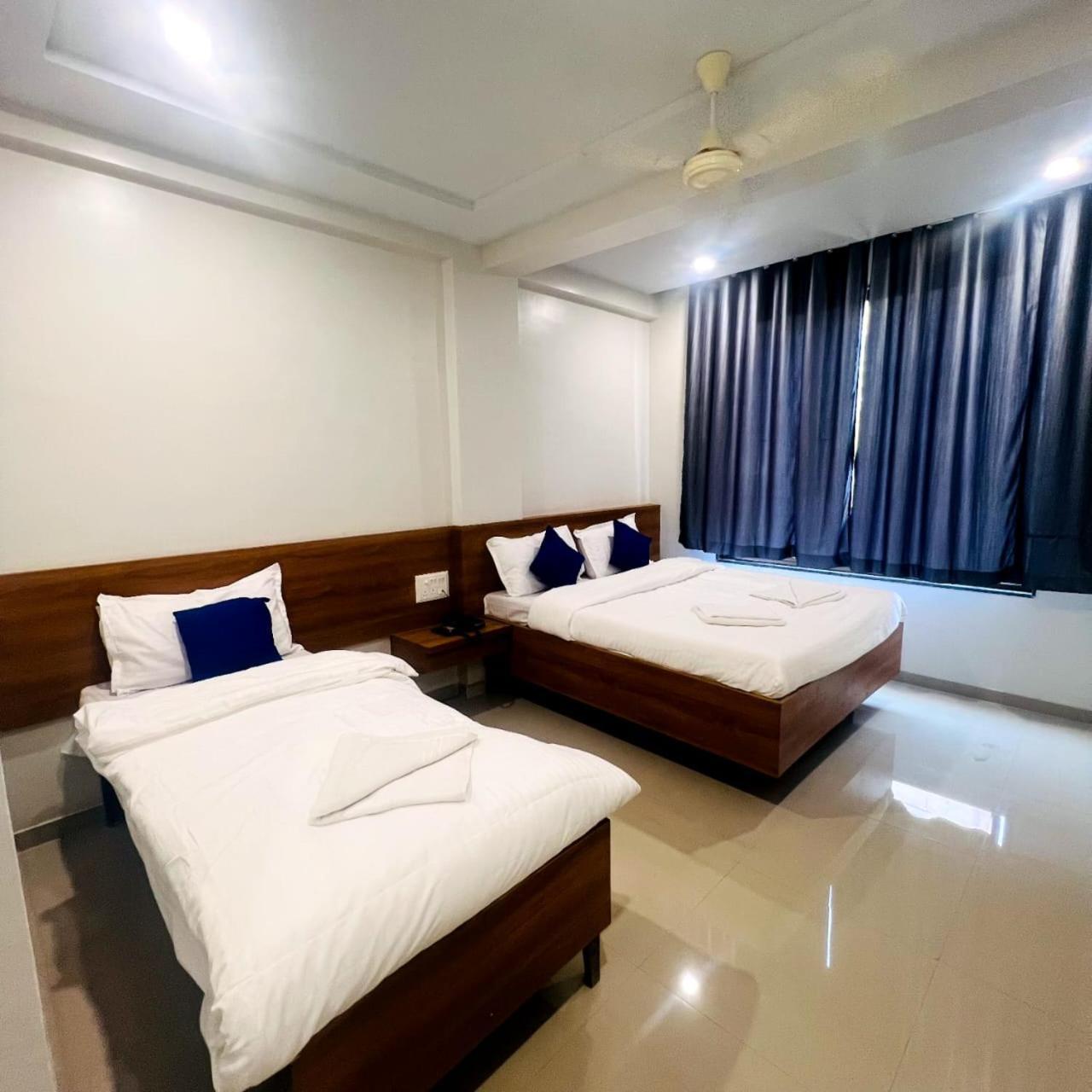 Hotel Sai Smruti Shirdi Esterno foto